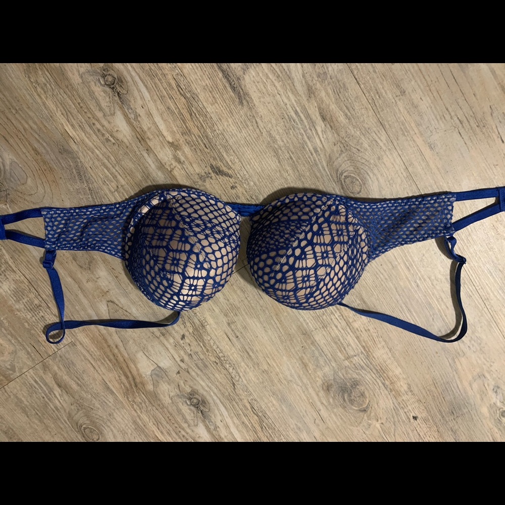 Victoria’s Secret bombshell bra